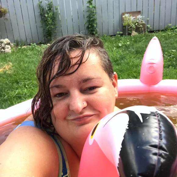 Meet your Posher, Amber - Picture 1 of 1